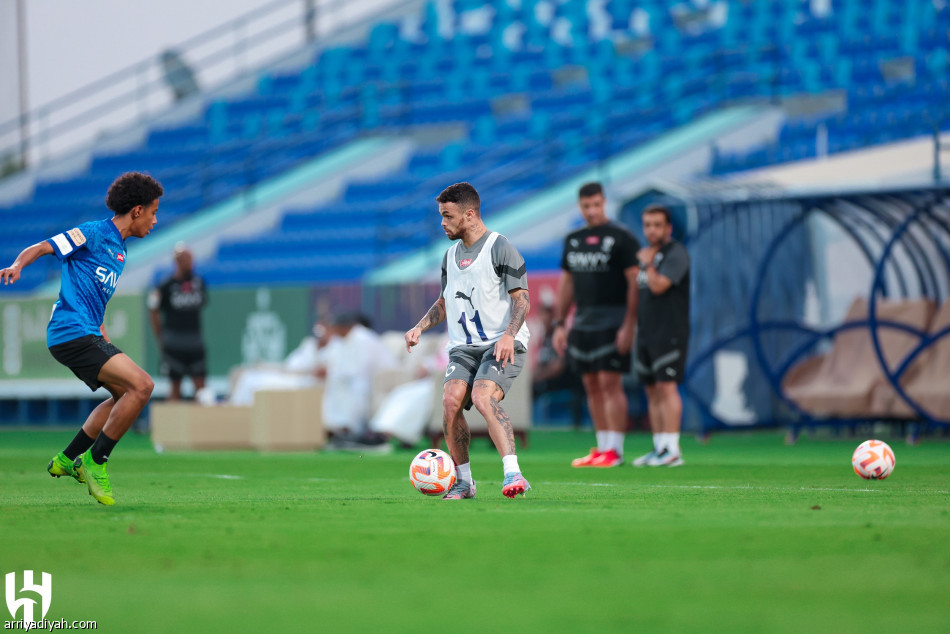الهلال.. «عضلة الساق» تبعد الشهراني والفرج يعود