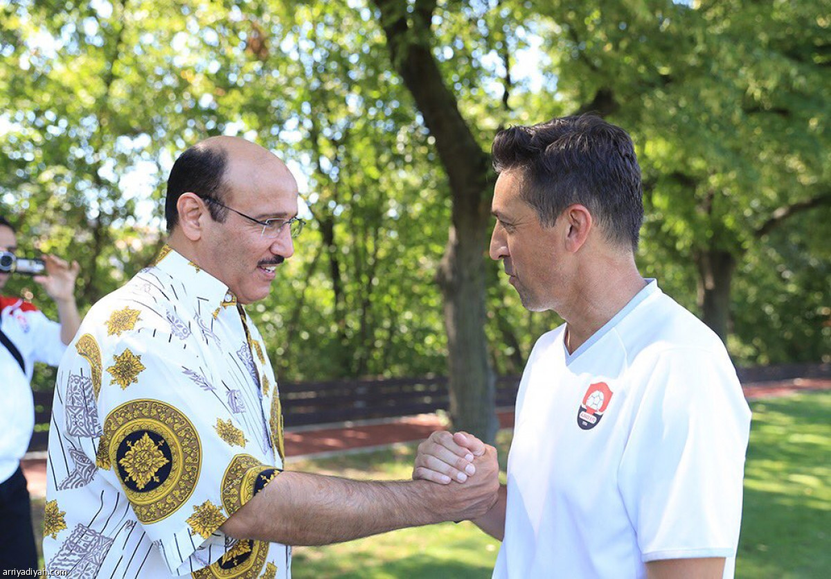 المطوع.. يخطف الأضواء