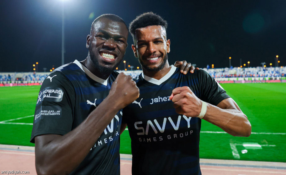 قبل التوقف..
الصدارة.. عادة هلالية