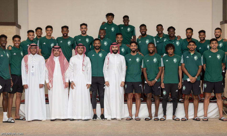 رابطة لاعبي كرة القدم السعوديين تجتمع بعناصر الأخضر
