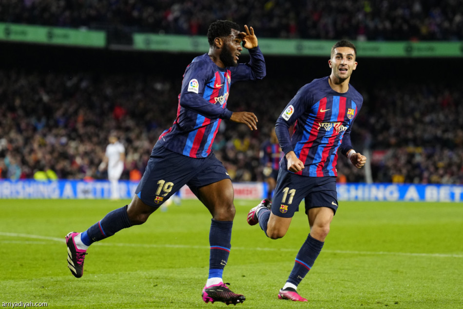 برشلونة يحسم الكلاسيكو.. ويقترب من ذهب الليجا