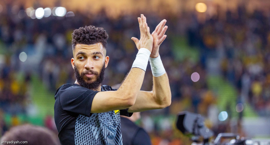 الهاتريك 14 
يكسر عثرات الاتحاد