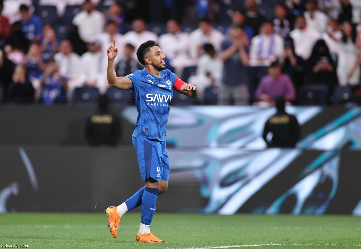 الهلال يستعرض القوة