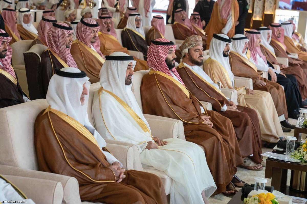 ولي العهد يرعى سباق الهجن