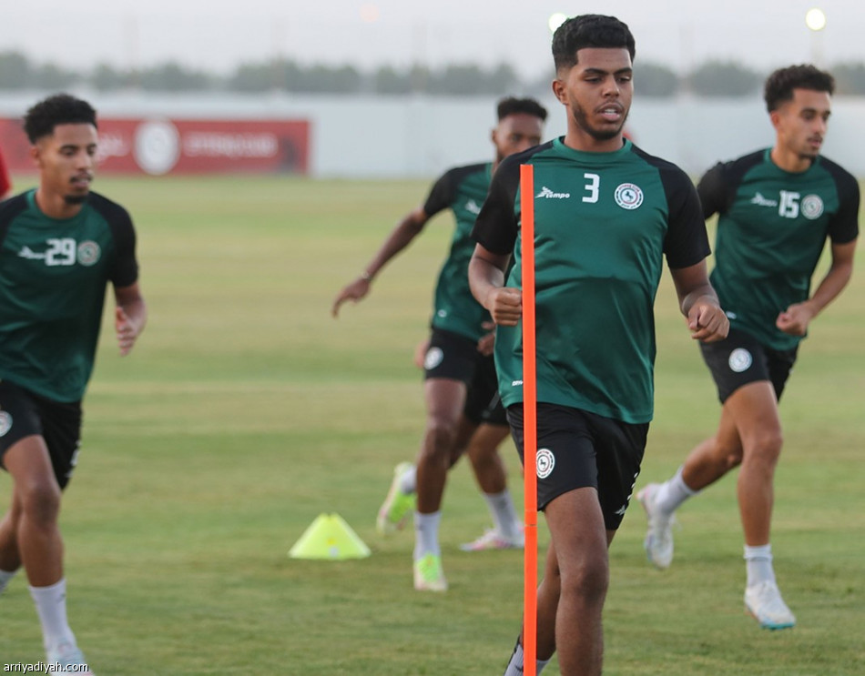 جيرارد يرسم تكتيك مواجهة الهلال