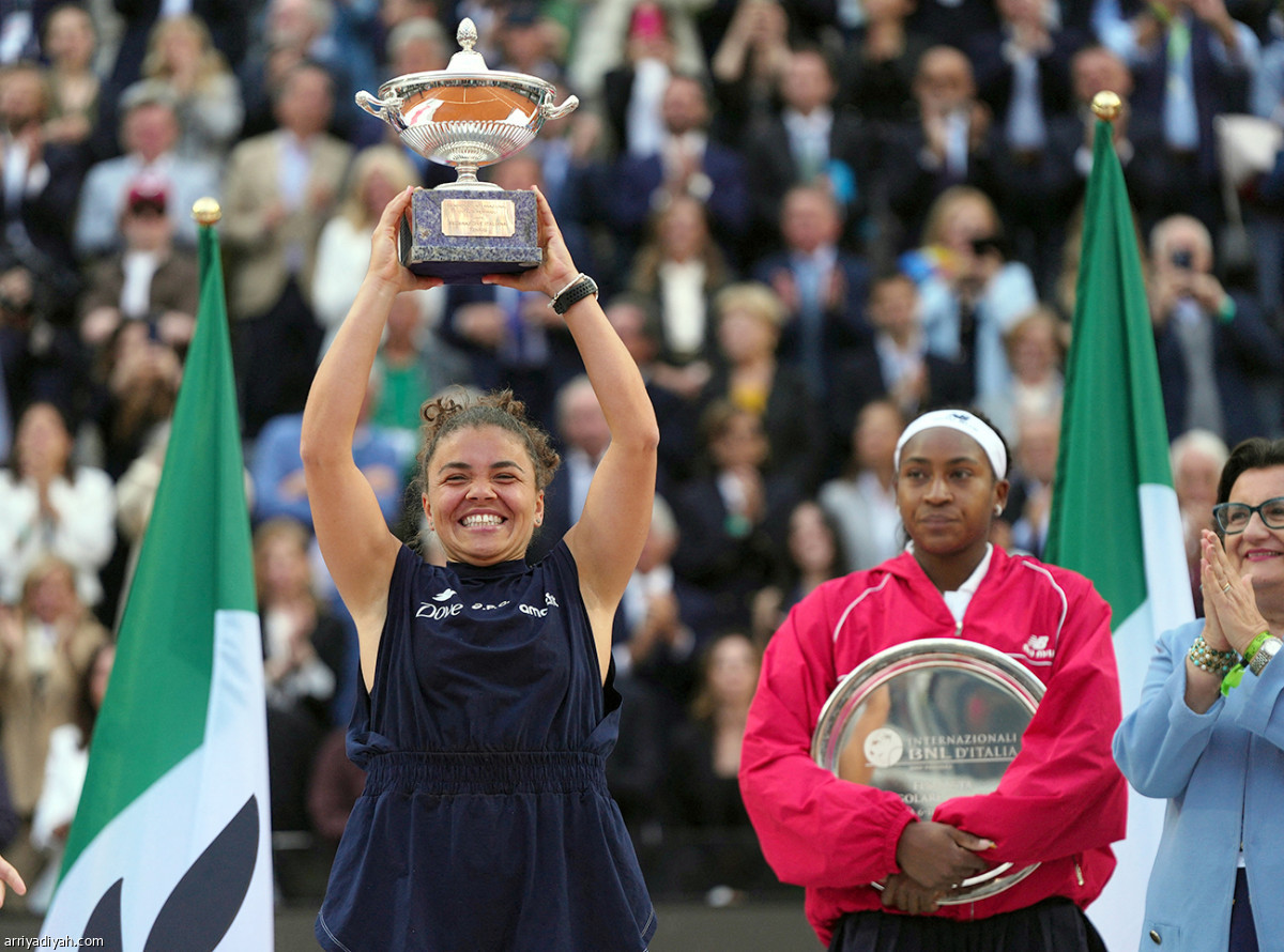 باوليني تحتفل