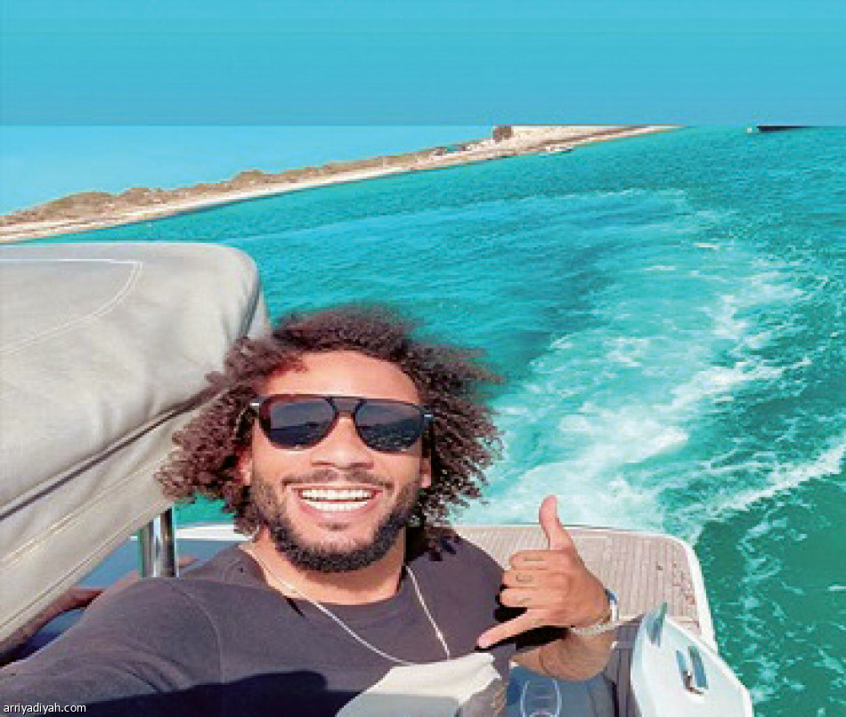 إنستجرام
يوثق عطلات النجوم