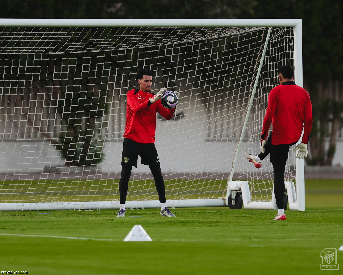 الاتحاد يستأنف الركض