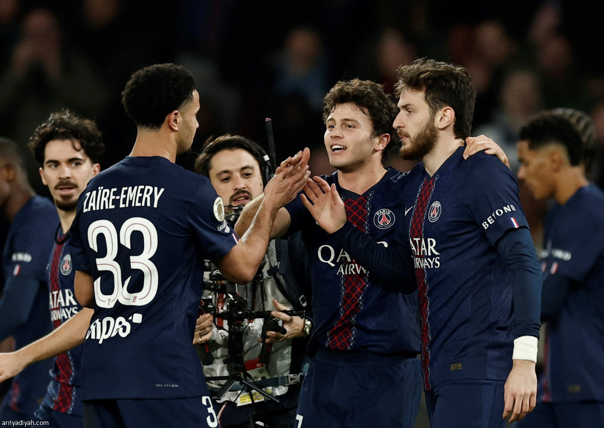 سان جيرمان يستعرض