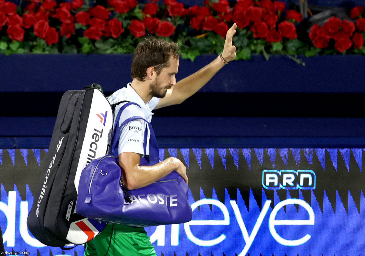 مدفيديف يغادر