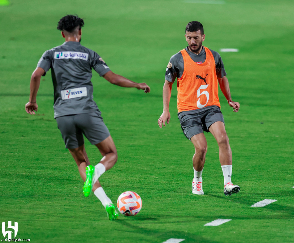 الهلال يعود.. ويفتح ملف الأهلي