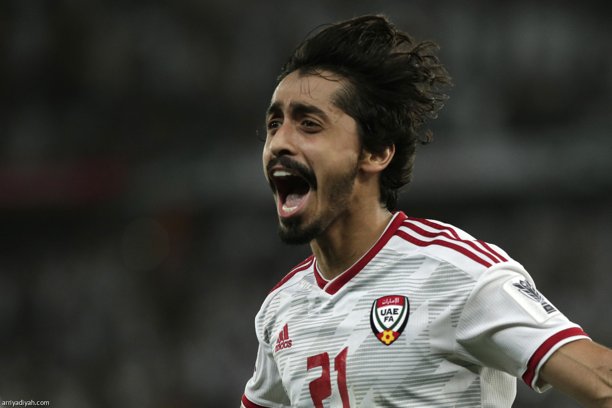 الأبيض في الصدارة