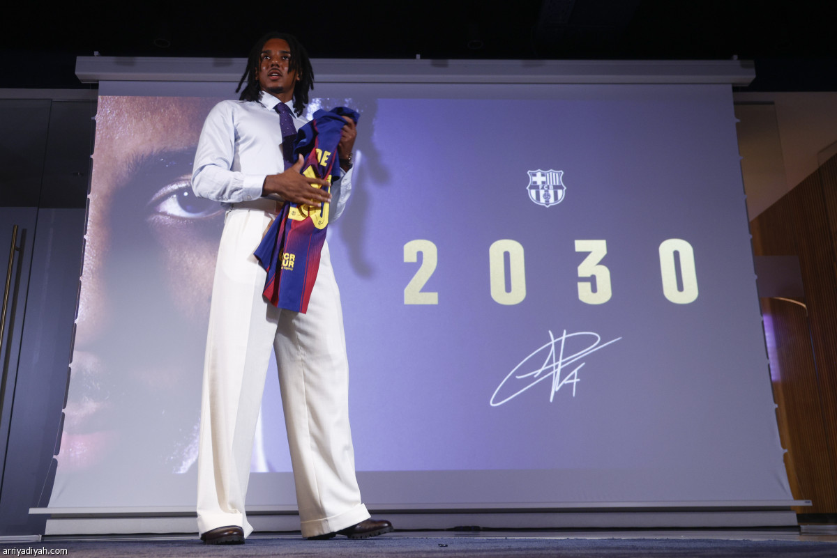 رجل التقليعات.. عقد جديد