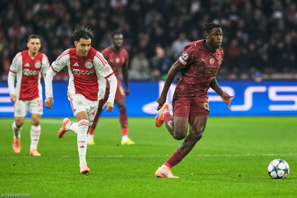 «فيفا» يغير جنسيات 7 لاعبين لـ «أسود الأطلس»