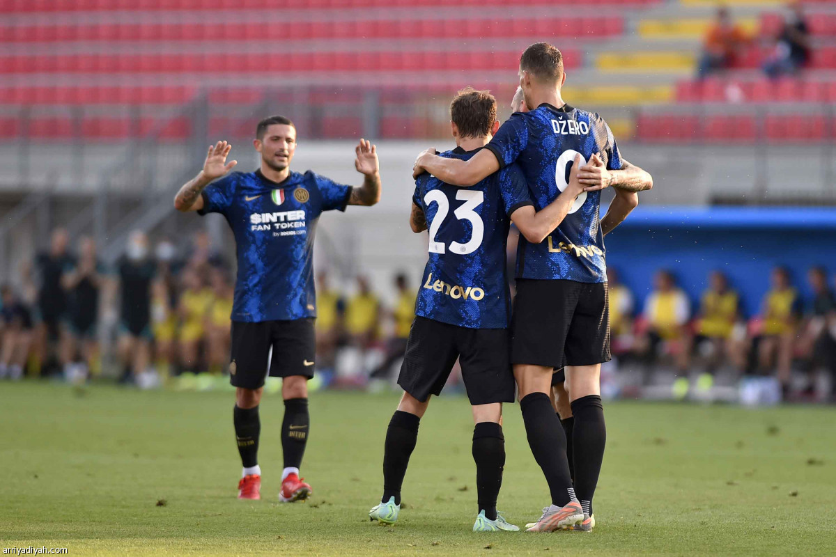 إنتر يضم دزيكو ودومفريس