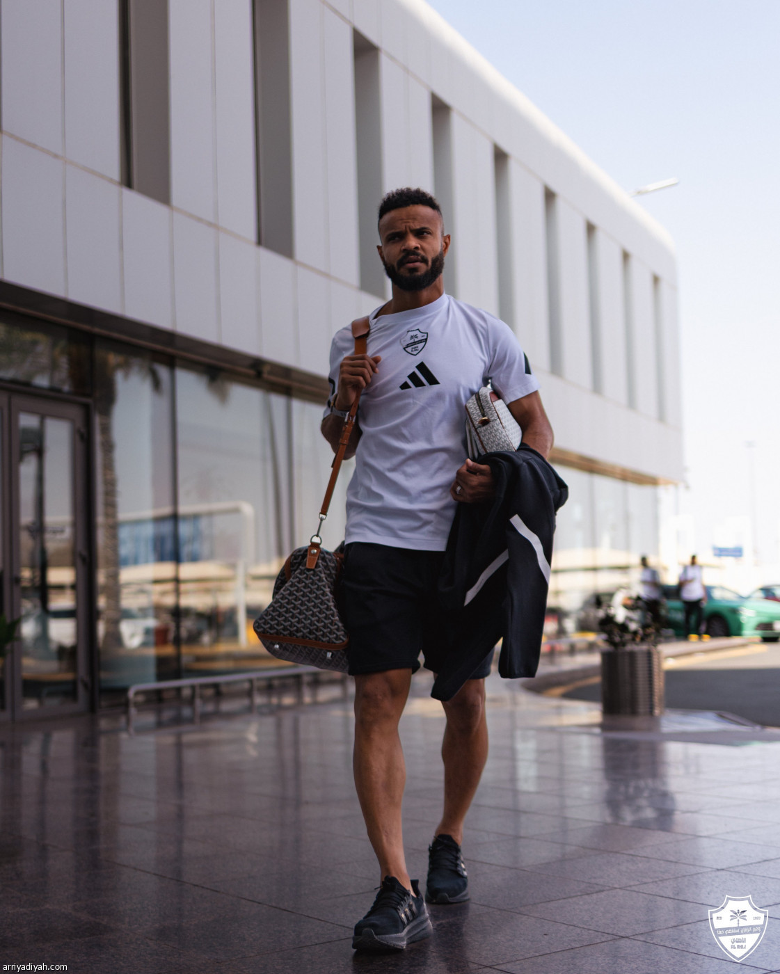 الأهلي يغادر