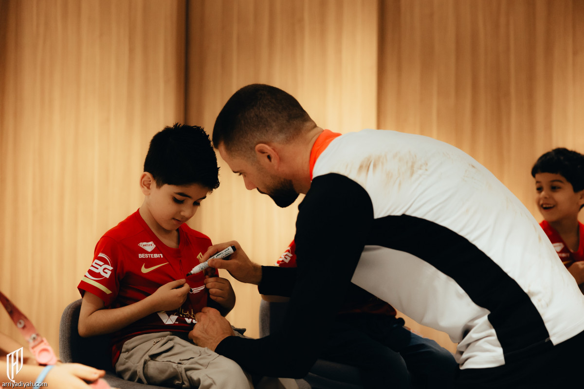 ناتشو مع أبطال السكر