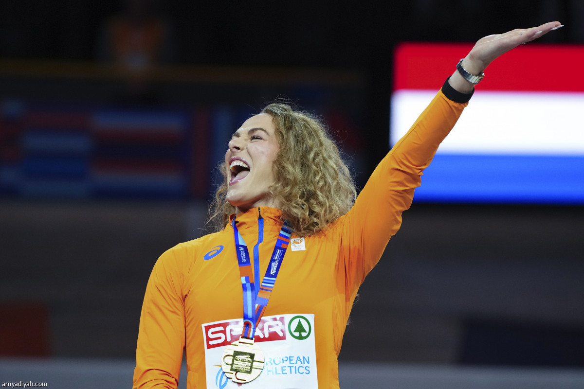 كلافر تحصد الذهب