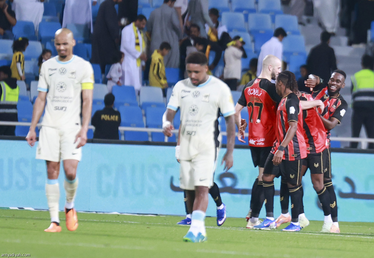 الرياض يفاجئ الاتحاد