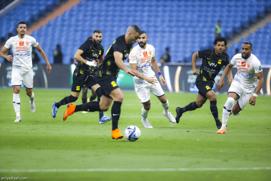 الاتحاد يتأهل بثلاثية الفيحاء