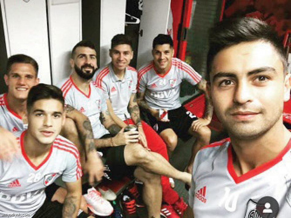 مارتينيز.. 
عاشق السيلفي