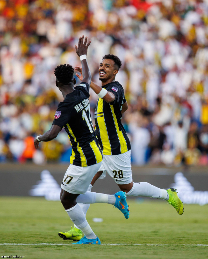 الاتحاد يتصدر.. ويضرب موعدا مع الهلال