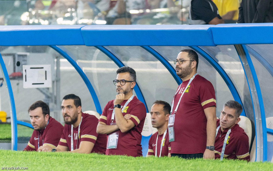 الهاتريك 14 
يكسر عثرات الاتحاد