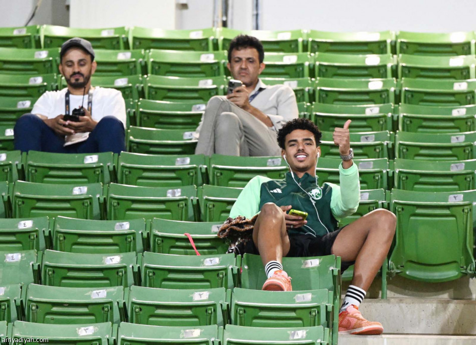 في 13 دقيقة.. 
الأخضر يقلبها