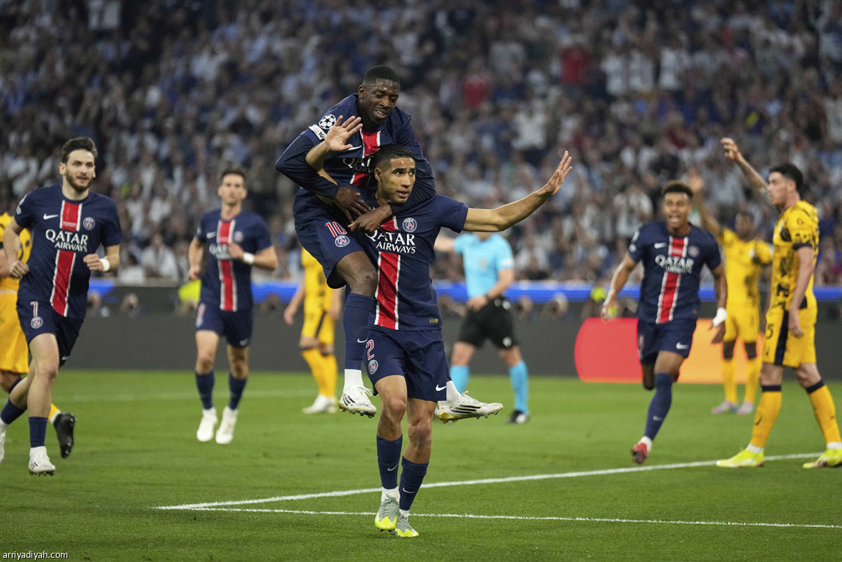 حكيمي.. هدف تاريخي