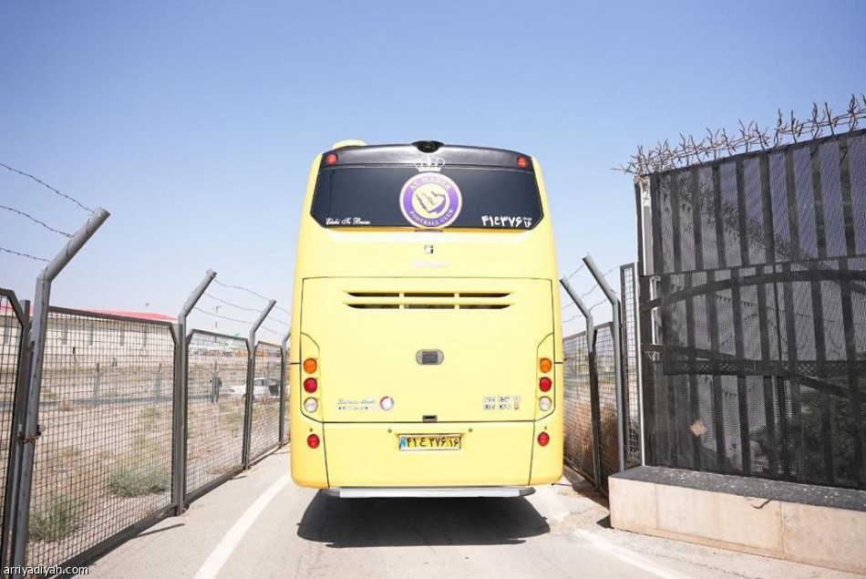 النصر يصل طهران وسط استقبال تاريخي