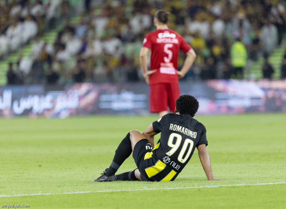 الهاتريك 14 
يكسر عثرات الاتحاد