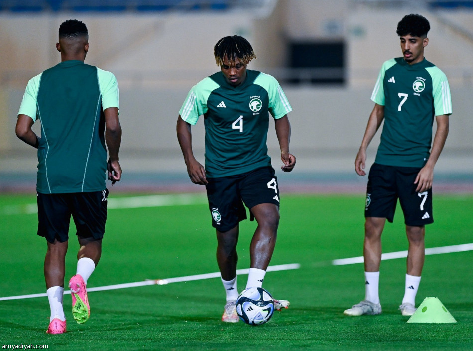 الأولمبي..  استبعاد عسيري واستدعاء  أبو الشامات