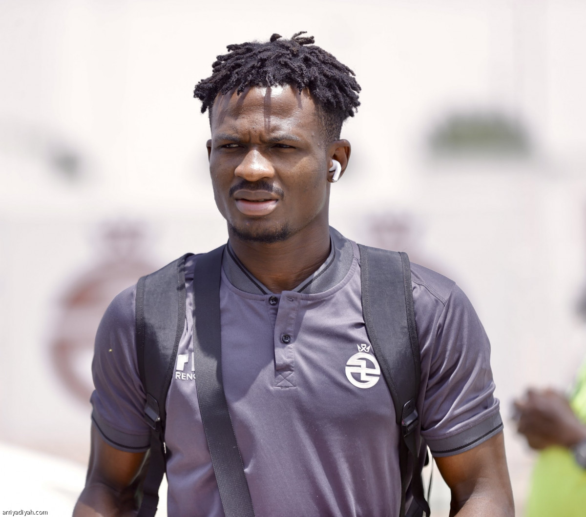 الخلود يغادر