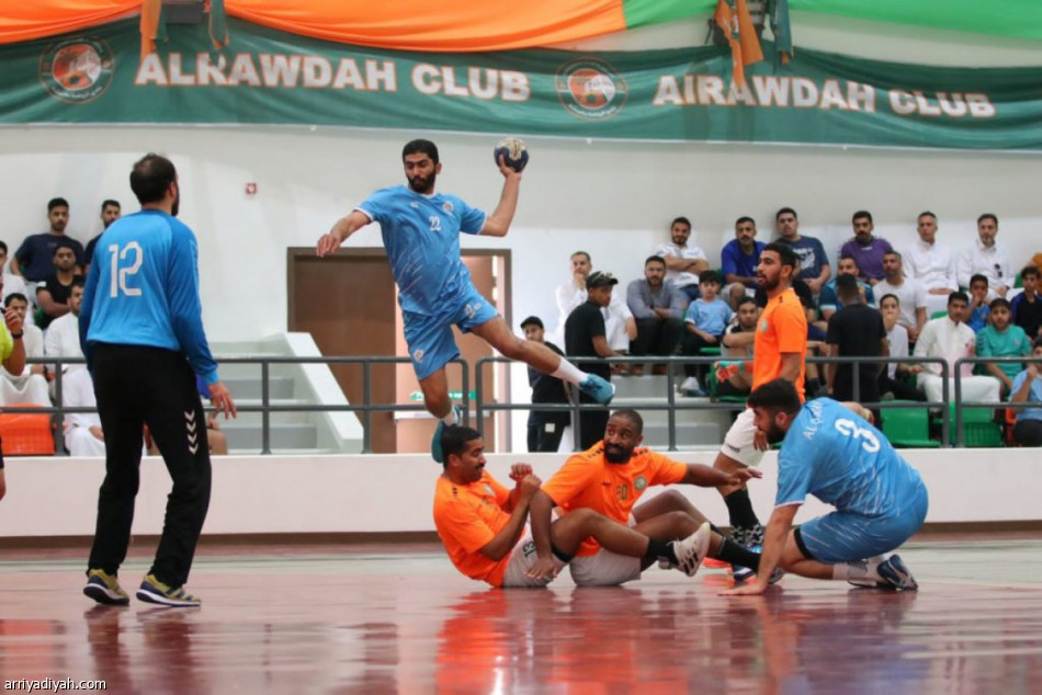 الخليج ينفرد بصدارة ممتاز اليد