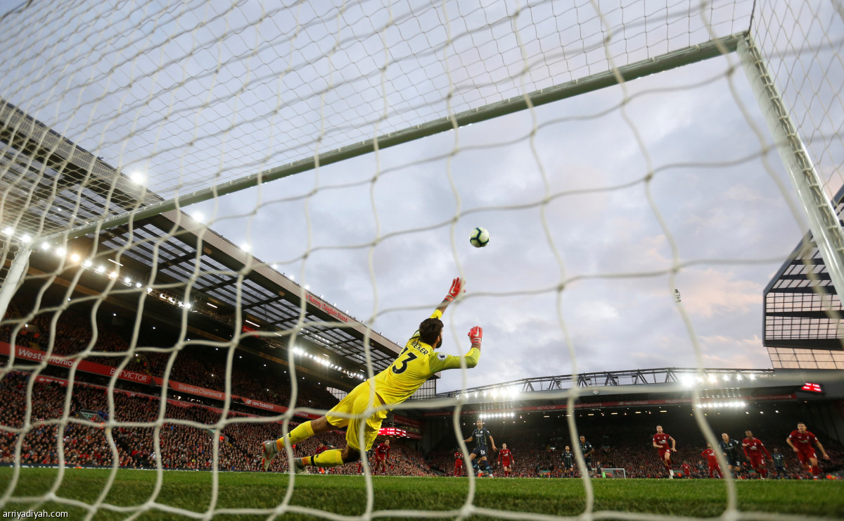 محرز يضيع السيتي