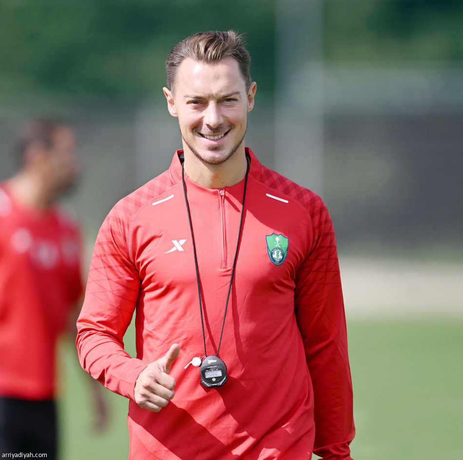 الجدار
يكشف الأهلي