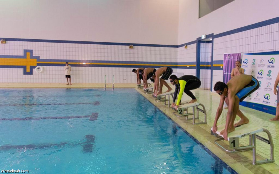 ختام بطولة السباحة في عرعر