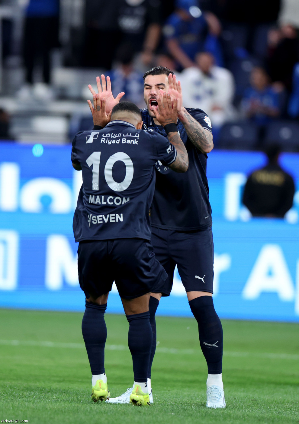 الصدارة تضيع