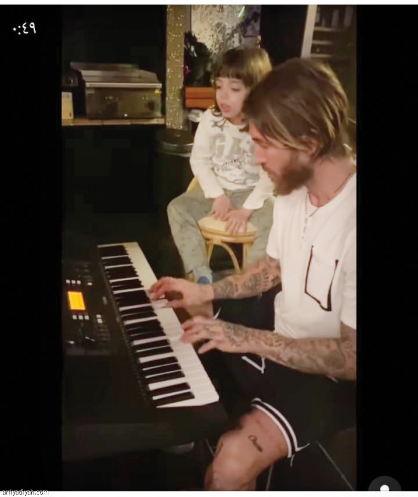 عزف الجيتار والبيانو..
مهارات عبر إنستجرام