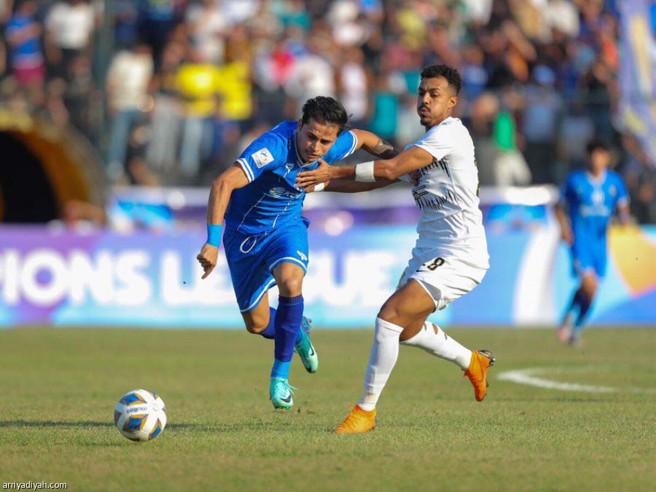 الاتحاد
يغير تقاليد بنزيما