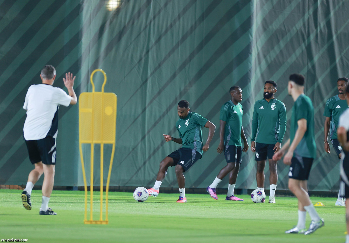 الأخضر يختبر