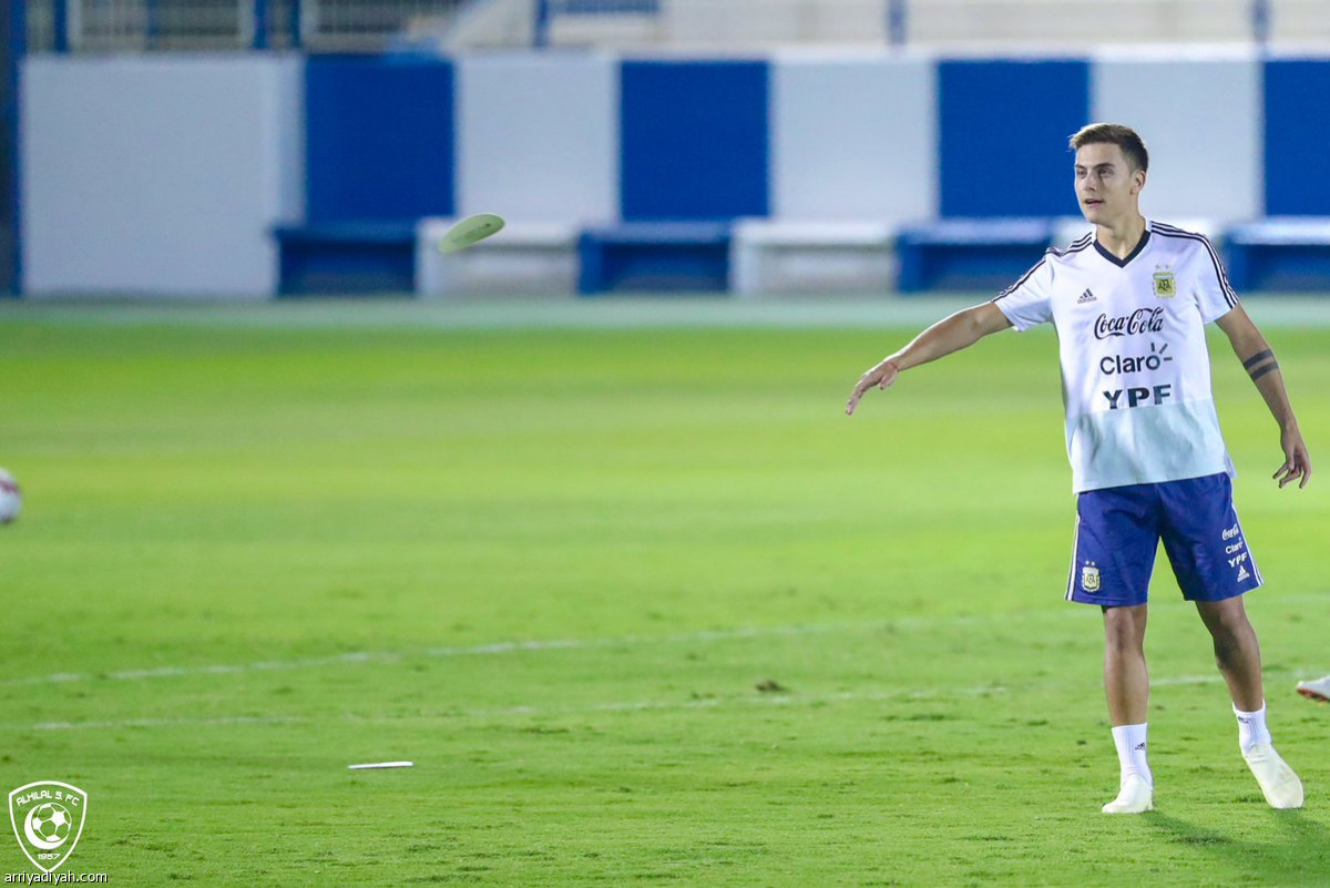 التانجو في الهلال