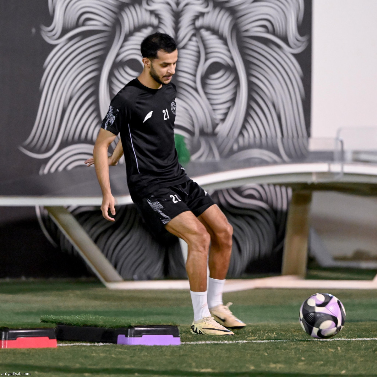 الشباب يتأهب