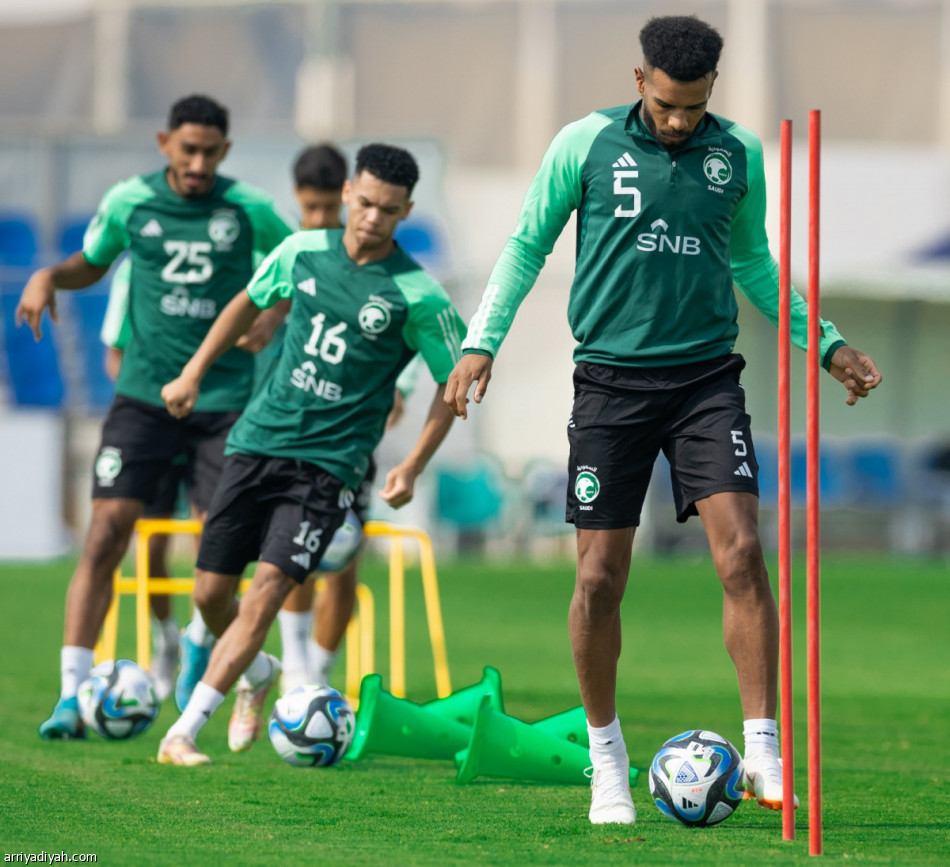 الأخضر.. الغنام يشارك وسالم يواصل العلاج