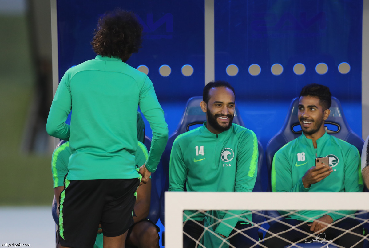 الأخضر يستعد للعبور