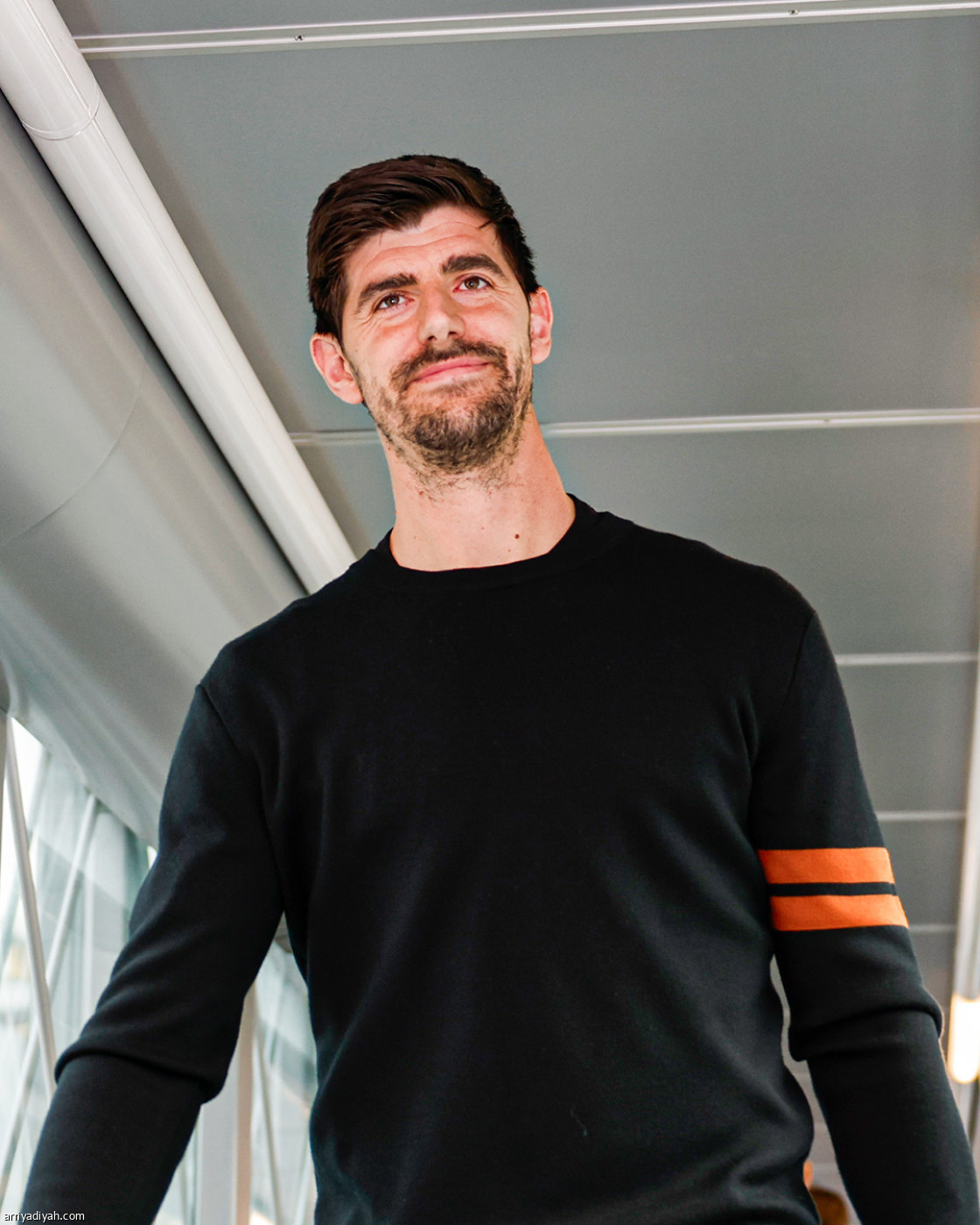 «حامل اللقب» يغادر