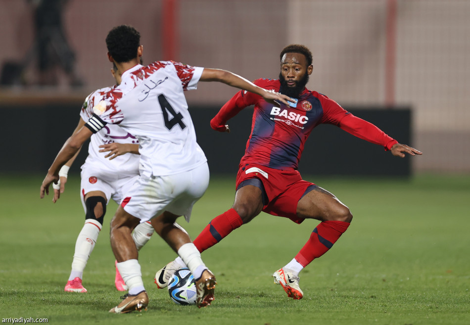 ضمك يتأهل بثنائية القيصومة