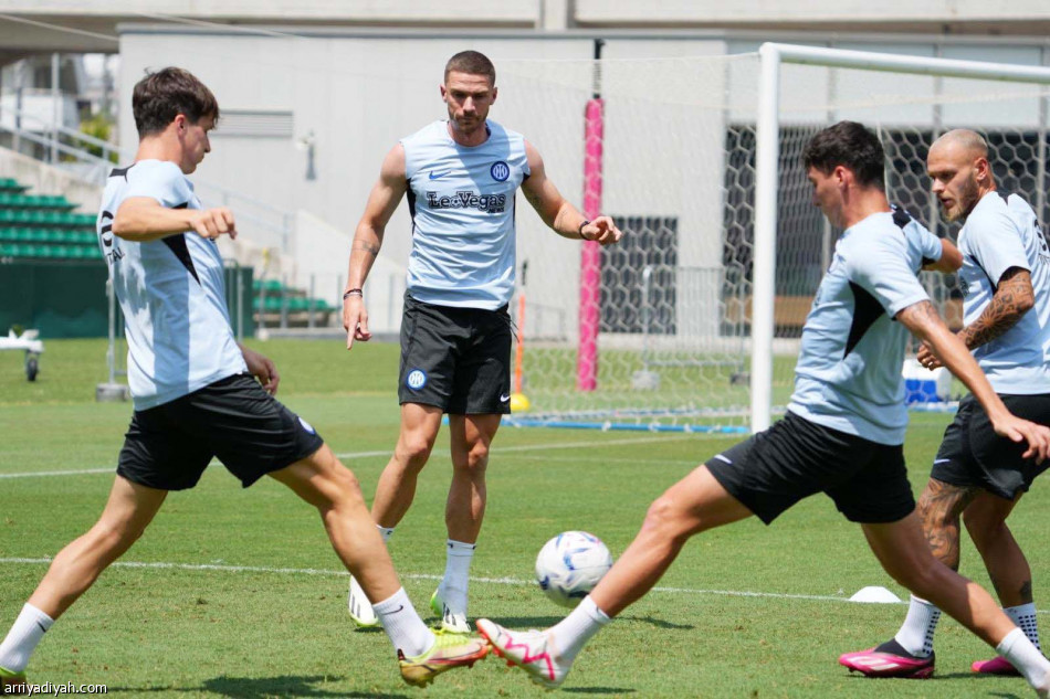 كاسترو.. 
يستعين بالرديف