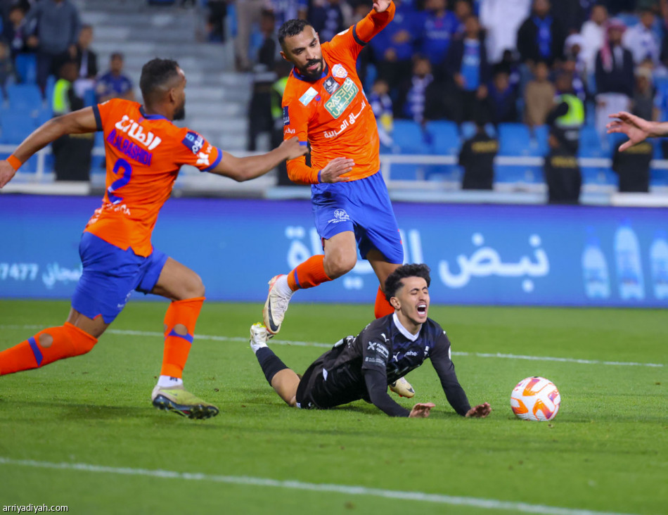 الهلال يضم الفيحاء إلى ضحاياه