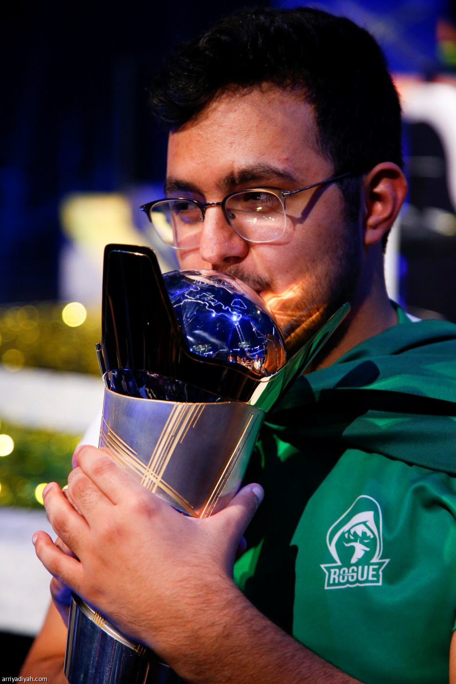 الدوسري.. بطل العالم